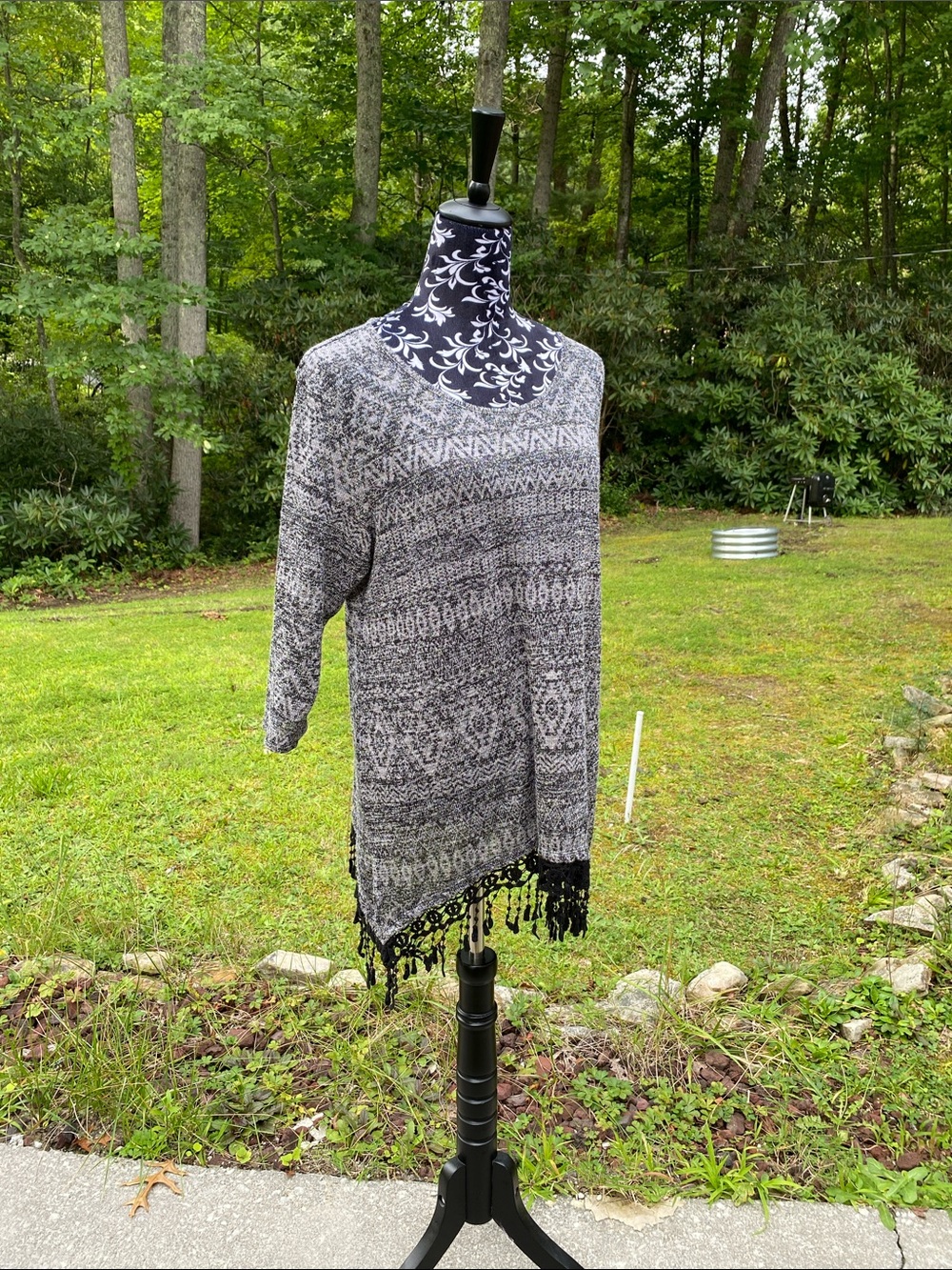 Signature Studio Women's Black & Gray A-Line Tunic Sweater Crochet Fringe 1X